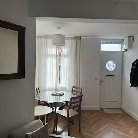 Original 1920s Center House Fully Renovated *